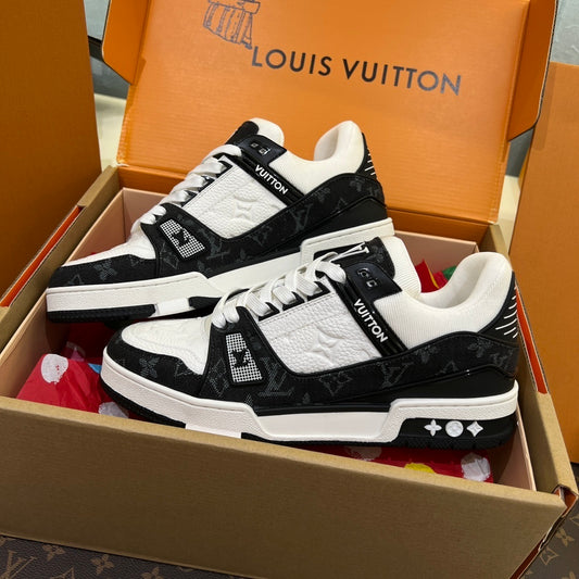 LV Monogram Runners